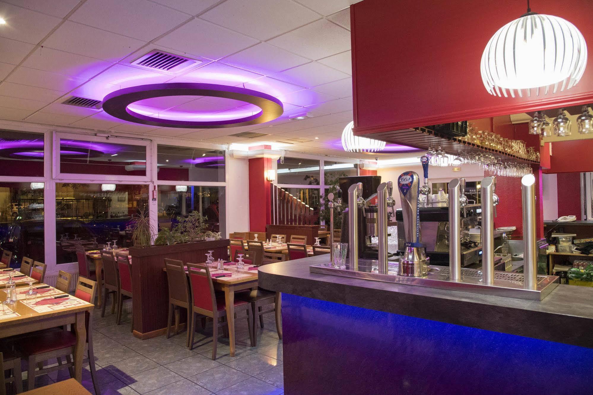 Hotel Restaurant Kyriad Direct Dijon Nord - Zenith - Toison D'Or Eksteriør billede