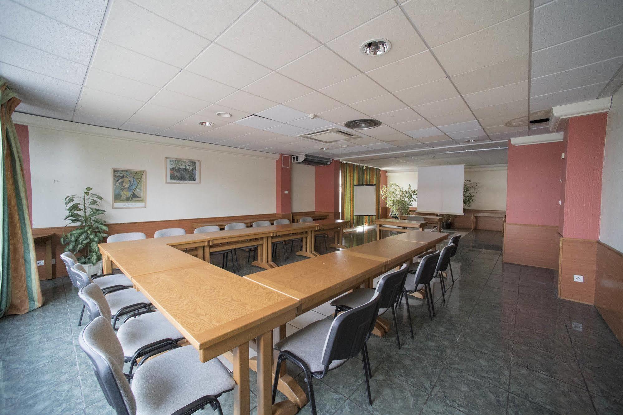 Hotel Restaurant Kyriad Direct Dijon Nord - Zenith - Toison D'Or Eksteriør billede